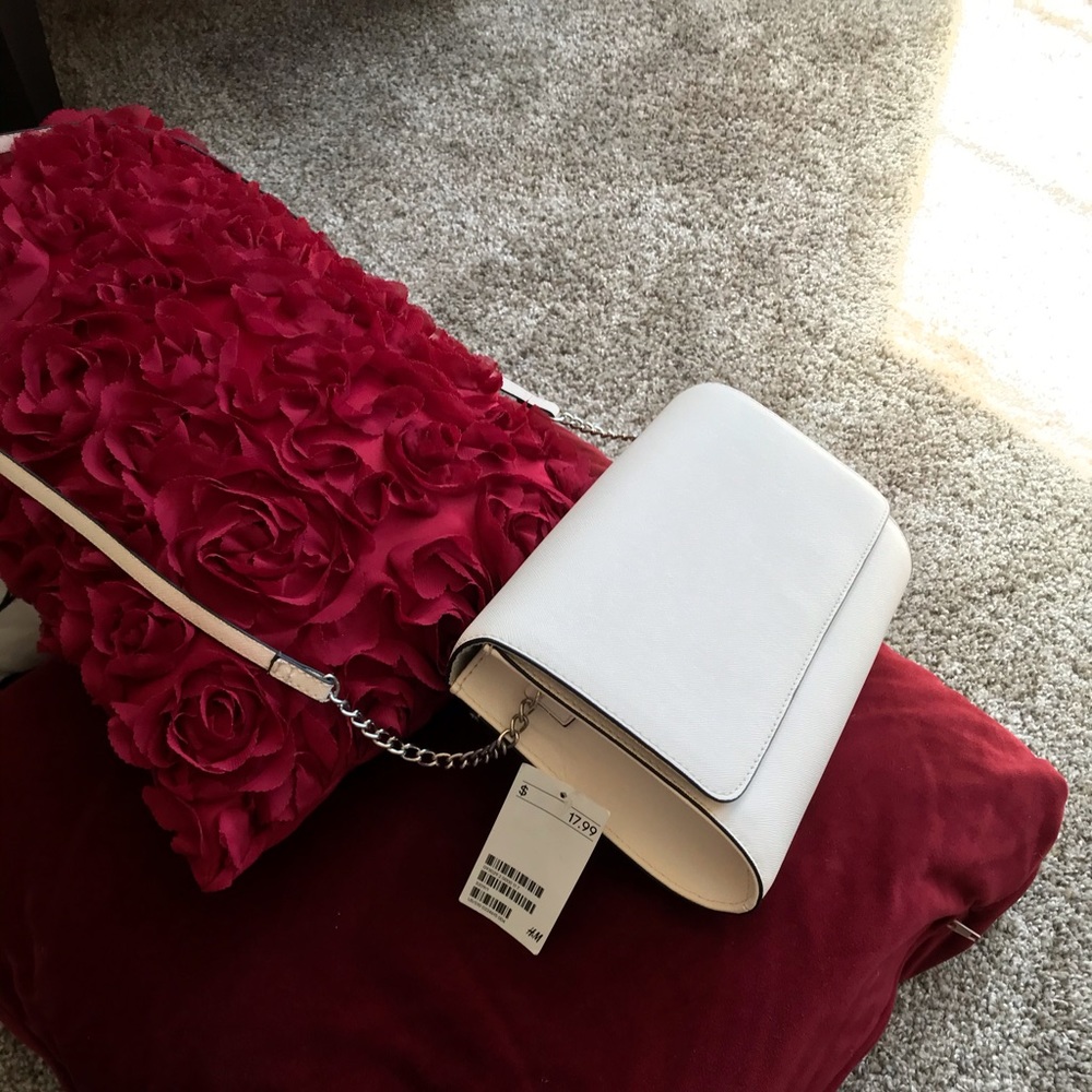 Cross Over Tan Purse 👜